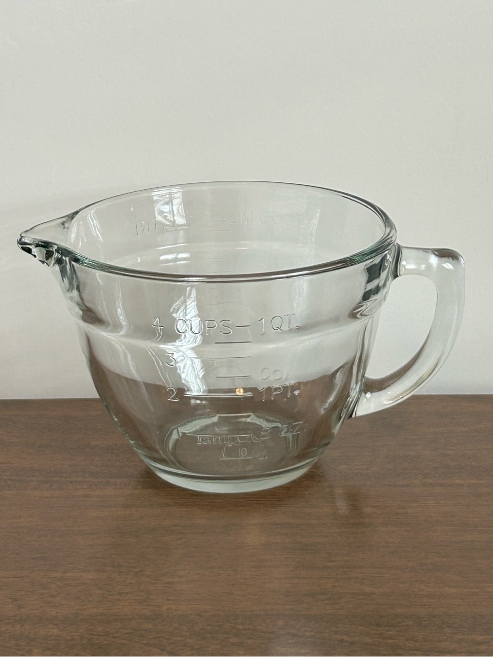 PAMPERED CHEF 4 CUP GLASS MEASURING PITCHER BATTER BOWL